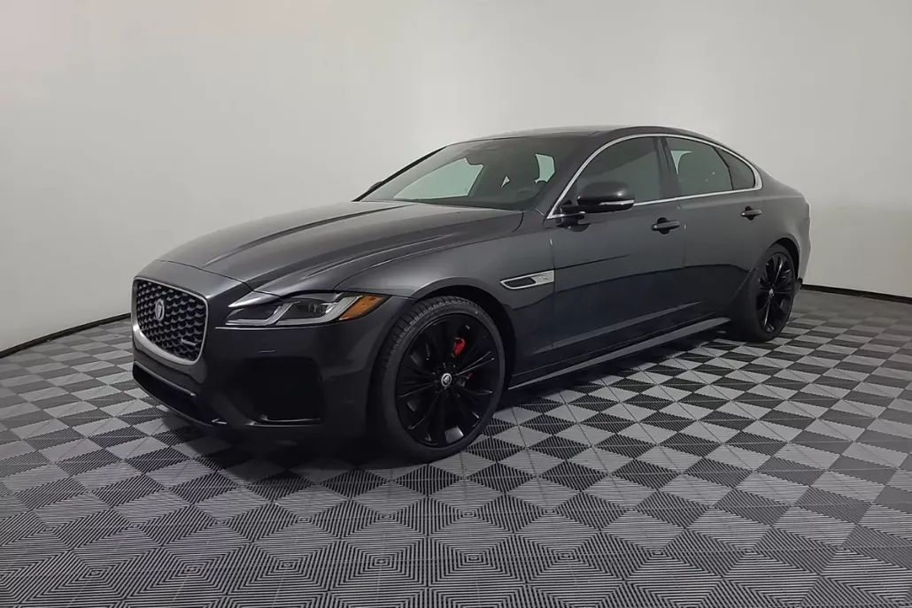 2024 Jaguar XF R-Dynamic SE photo 1