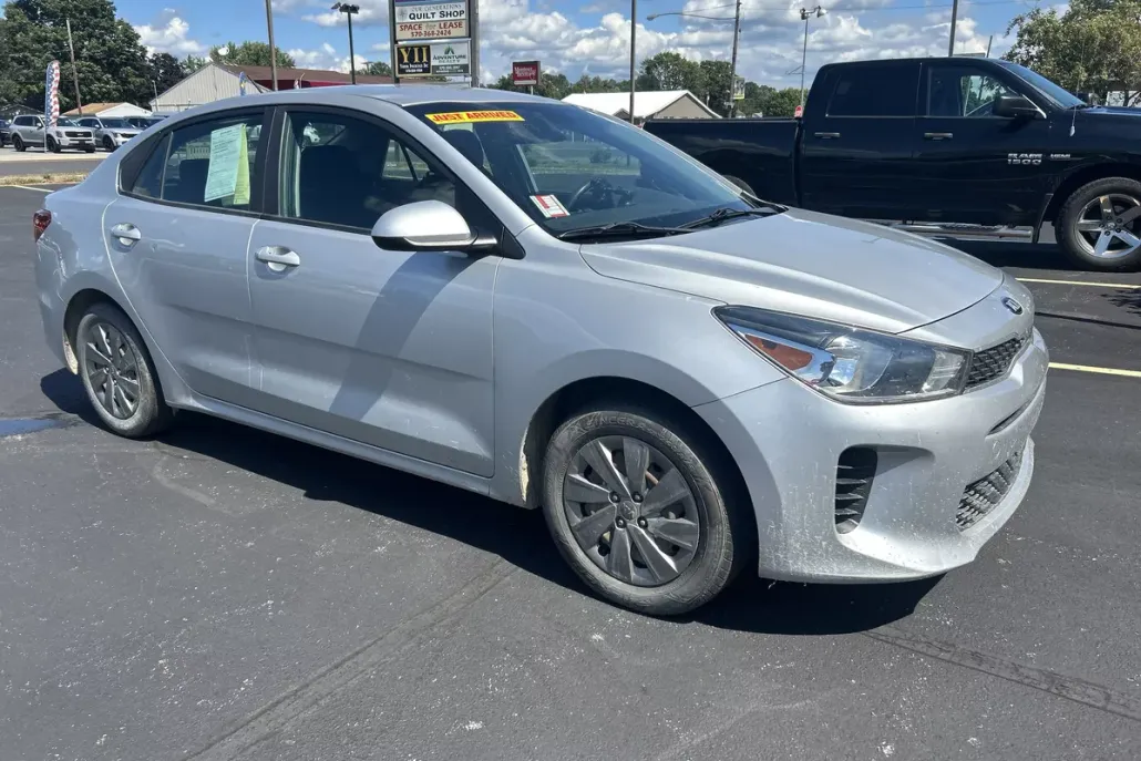 2019 Kia Rio S photo 1