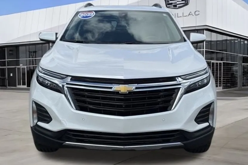2022 Chevrolet Equinox LT photo 1