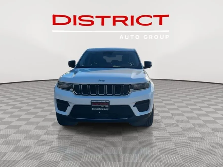 2024 Jeep Grand Cherokee Laredo photo 1