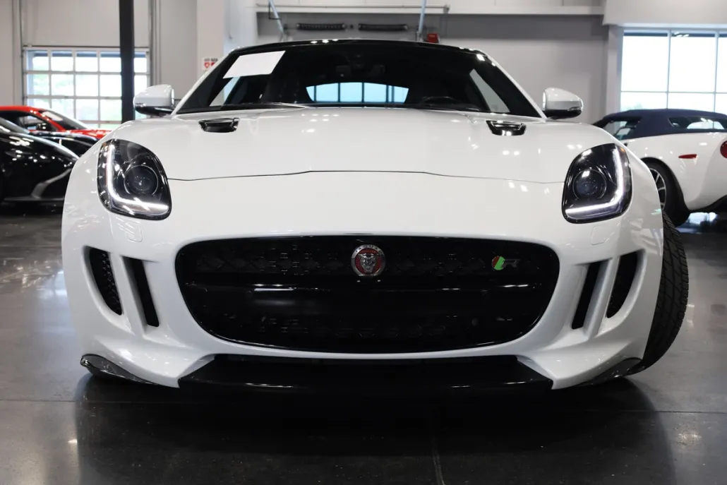2016 Jaguar F-TYPE R photo 1