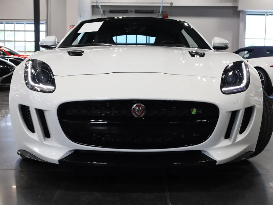 2016 Jaguar F-TYPE R photo 1