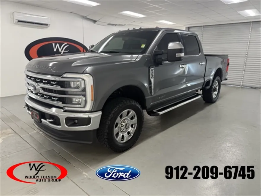 2023 Ford F-250 Lariat photo 1