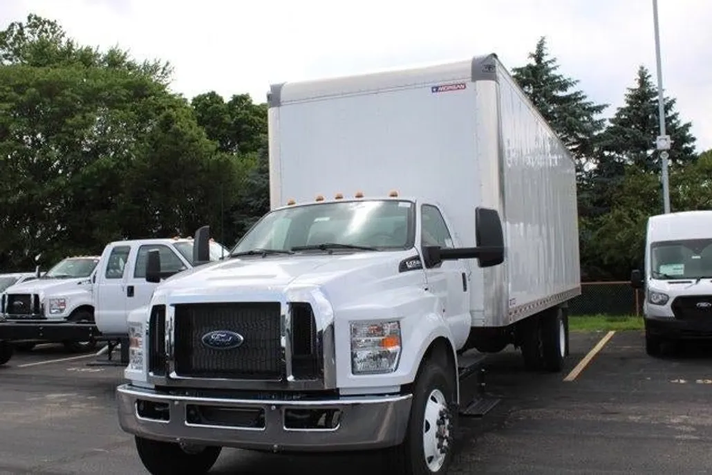 2025 Ford F-750 photo 1