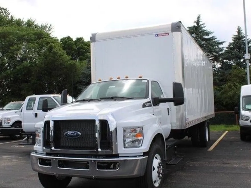 2025 Ford F-750 photo 1
