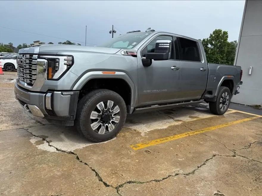 2024 Gmc Sierra HD Denali photo 1