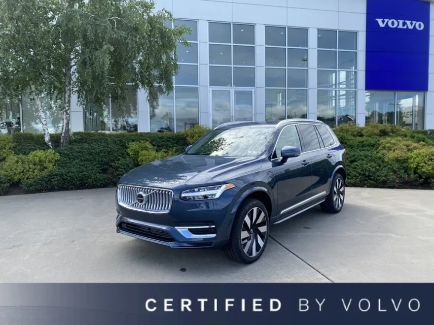 2025 Volvo XC90 T8 Plus photo 1