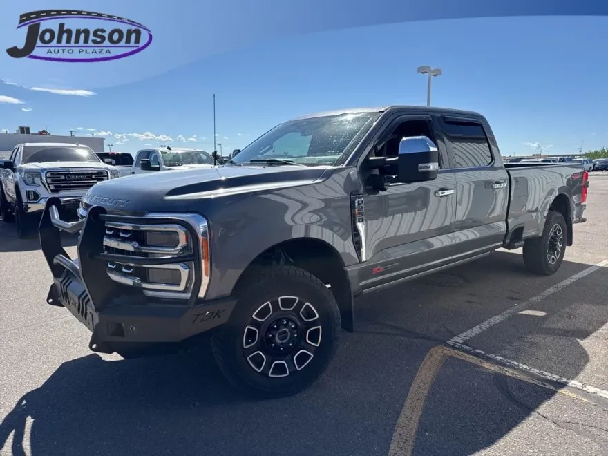 2023 Ford F-250 Platinum photo 1