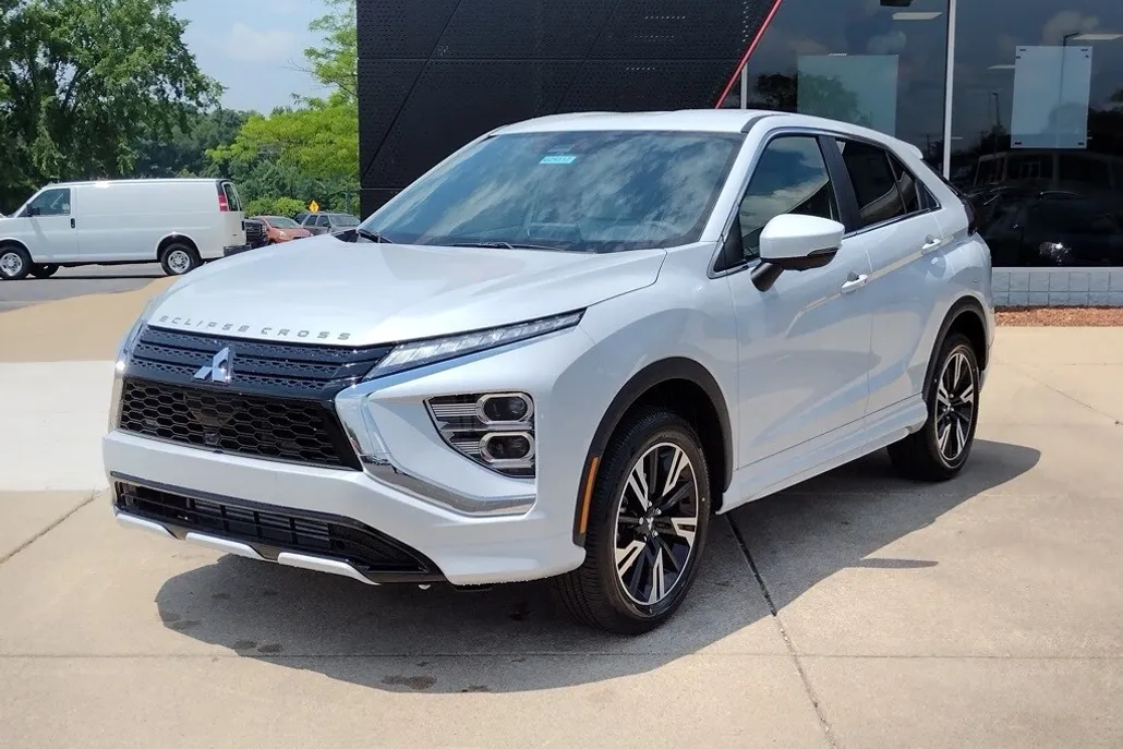 2025 Mitsubishi Eclipse Cross SEL photo 1