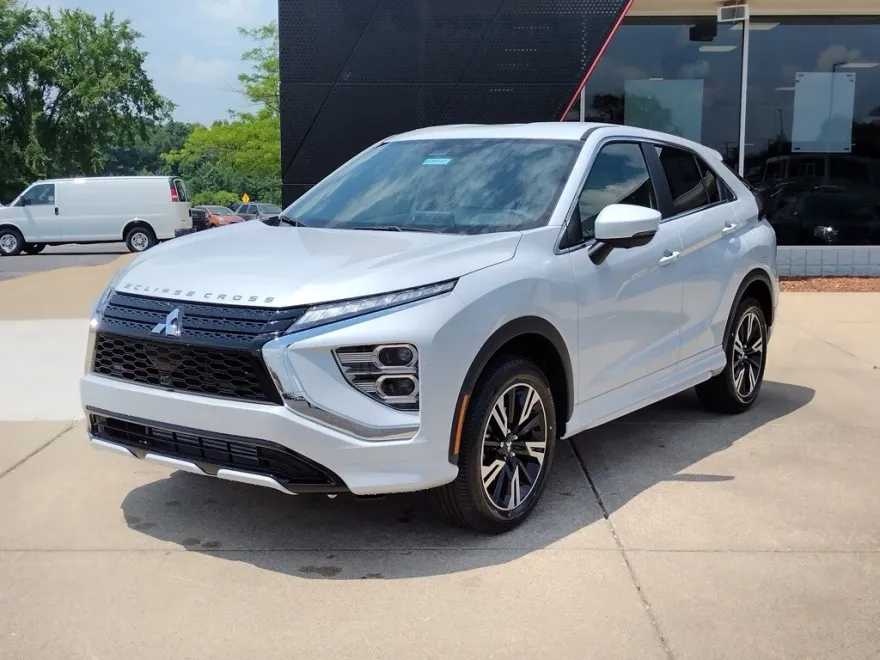 2025 Mitsubishi Eclipse Cross SEL photo 1