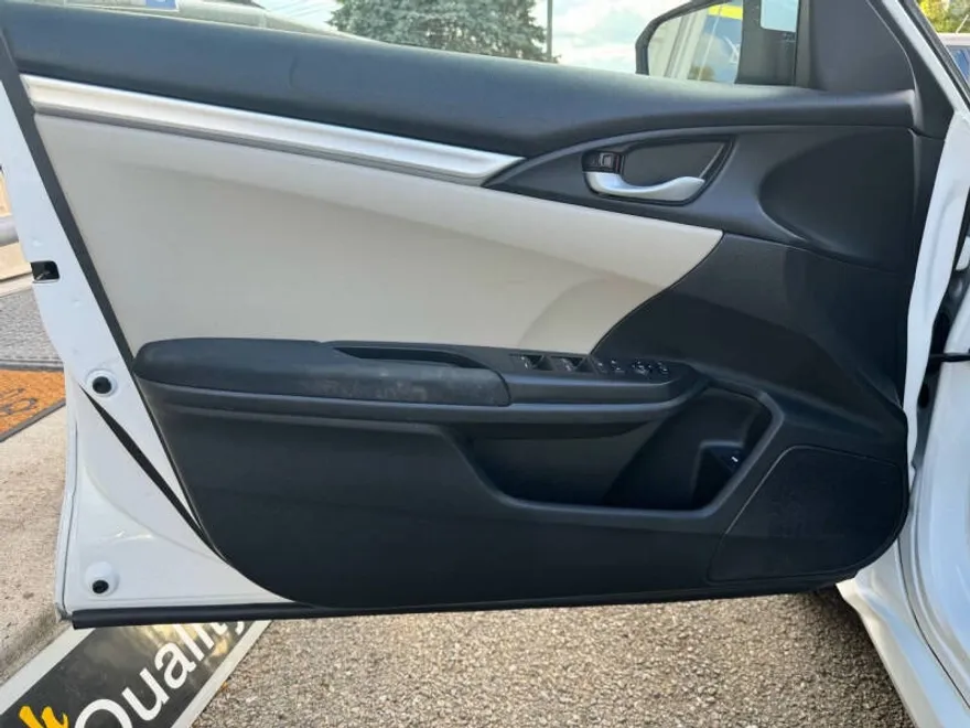 2018 Honda Civic LX photo 1