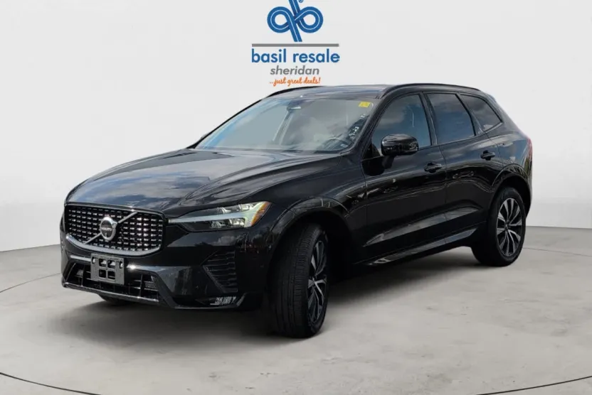 2025 Volvo XC60 Plus B5 photo 1