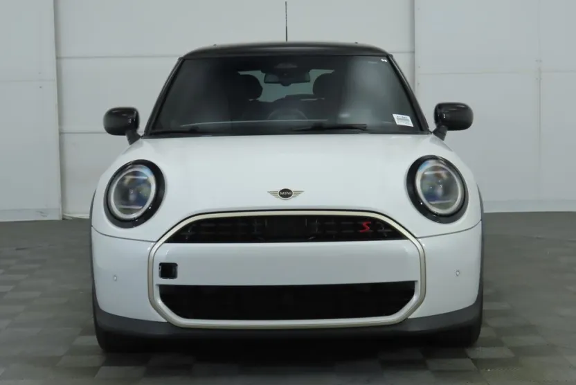 2025 Mini Cooper Signature photo 1