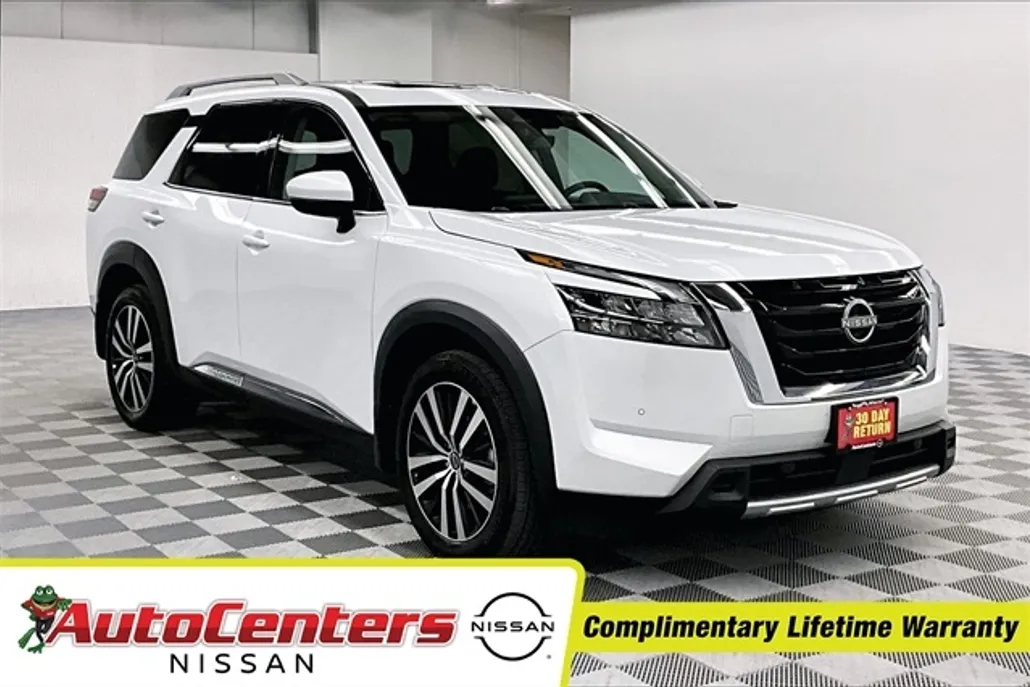 2025 Nissan Pathfinder Platinum photo 1