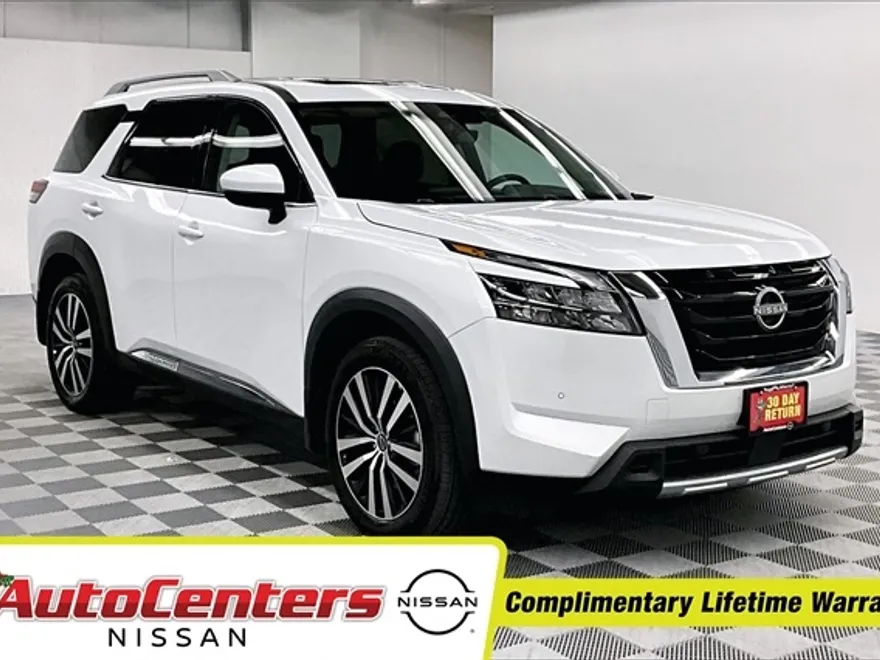 2025 Nissan Pathfinder Platinum photo 1