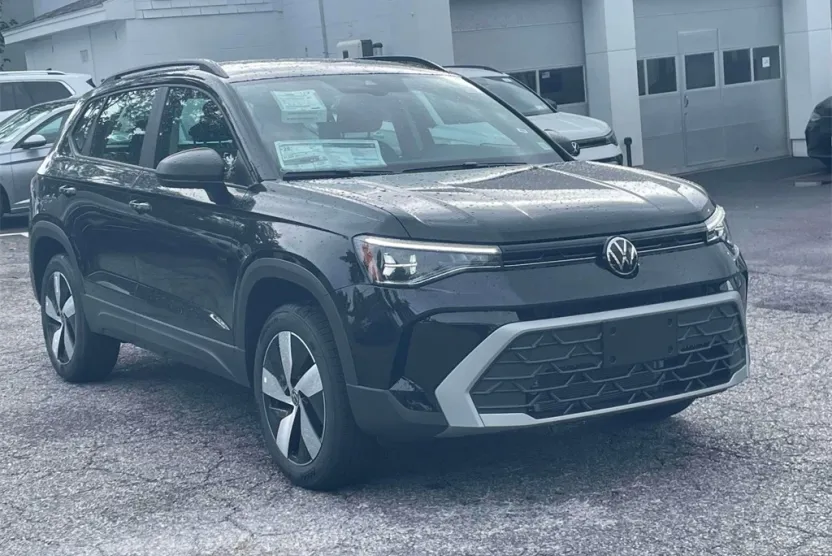2025 Volkswagen Taos S photo 1