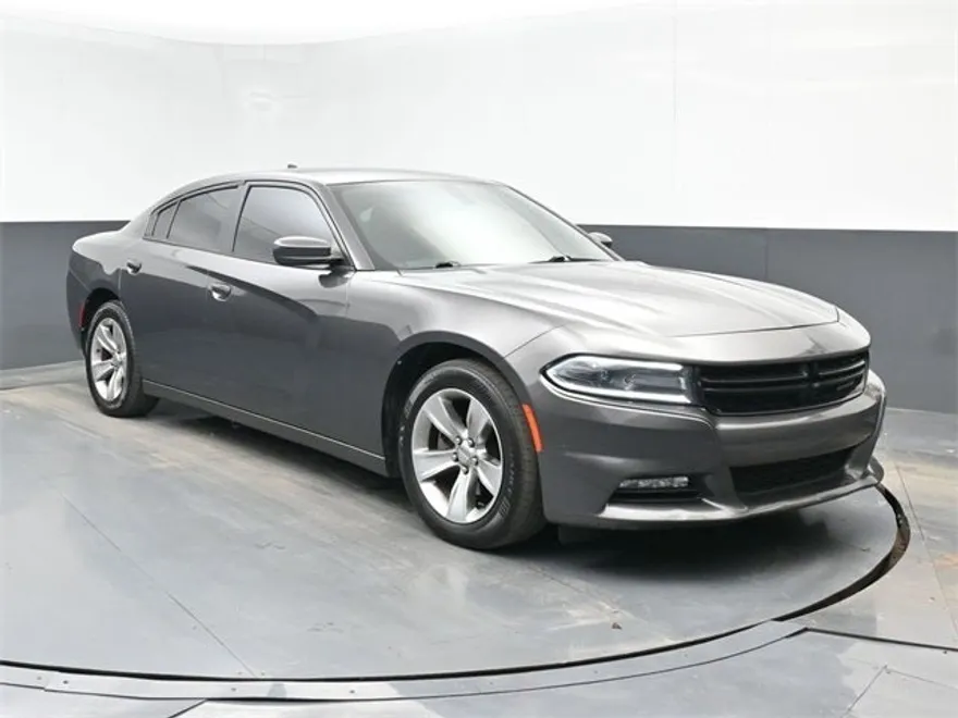 2015 Dodge Charger SXT photo 1