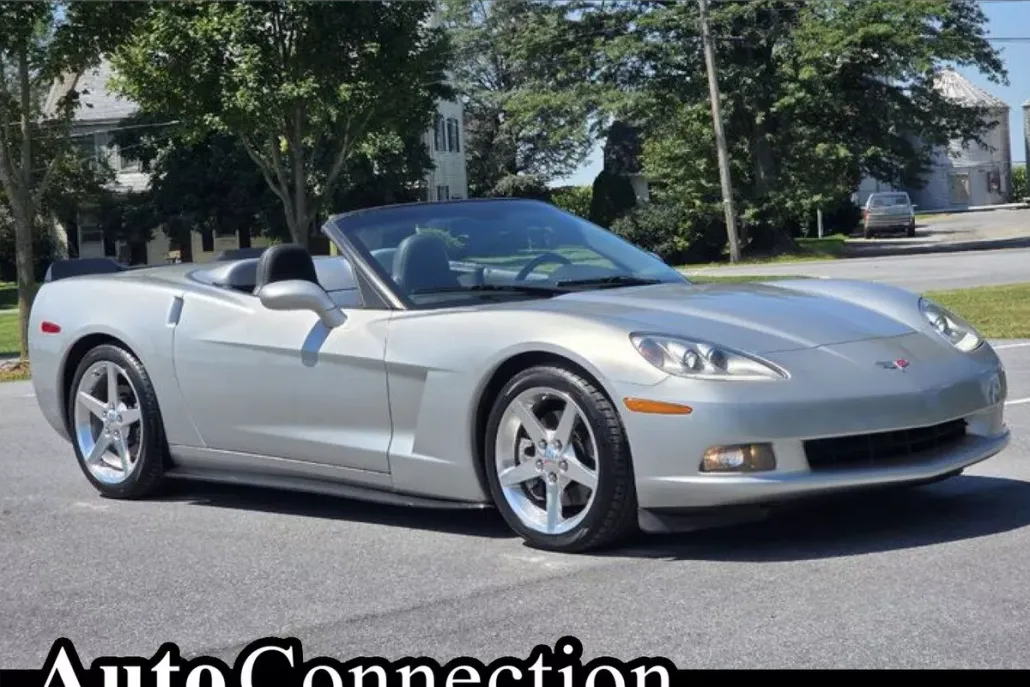 2005 Chevrolet Corvette Base photo 1