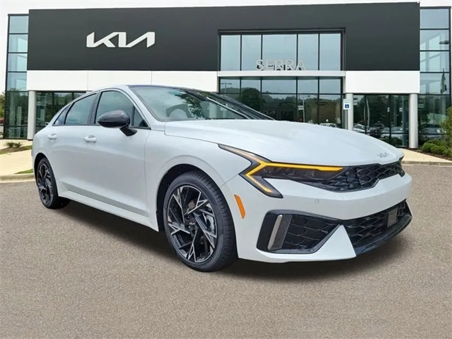 2025 Kia K5 GT-Line photo 1