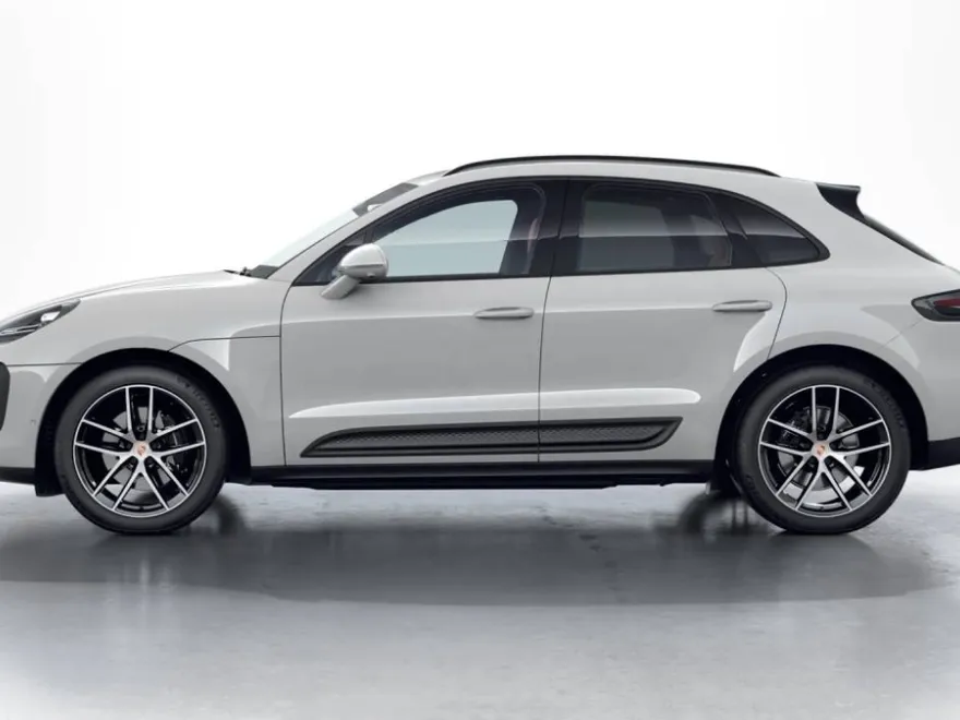 2026 Porsche Macan Base photo 1