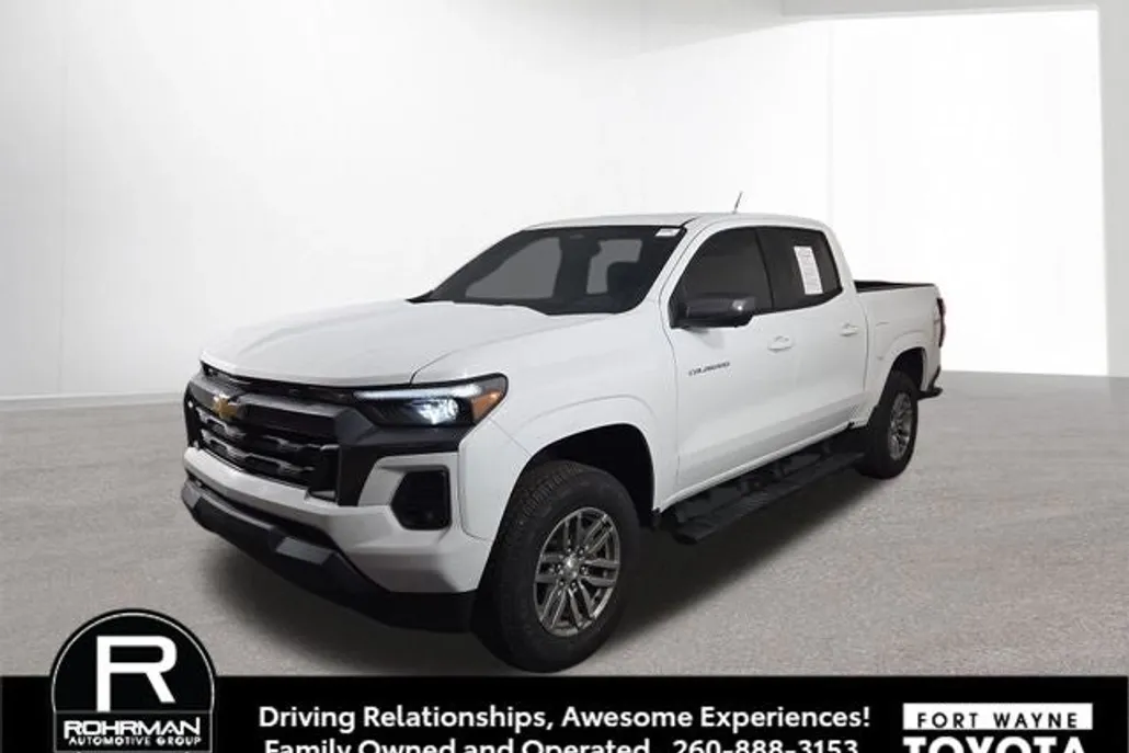 2024 Chevrolet Colorado LT photo 1