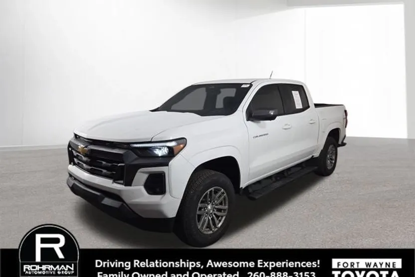 2024 Chevrolet Colorado LT photo 1