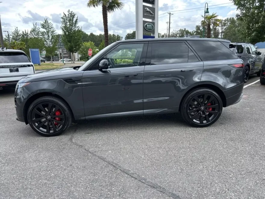 2025 Land Rover Range Rover Sport SE photo 1