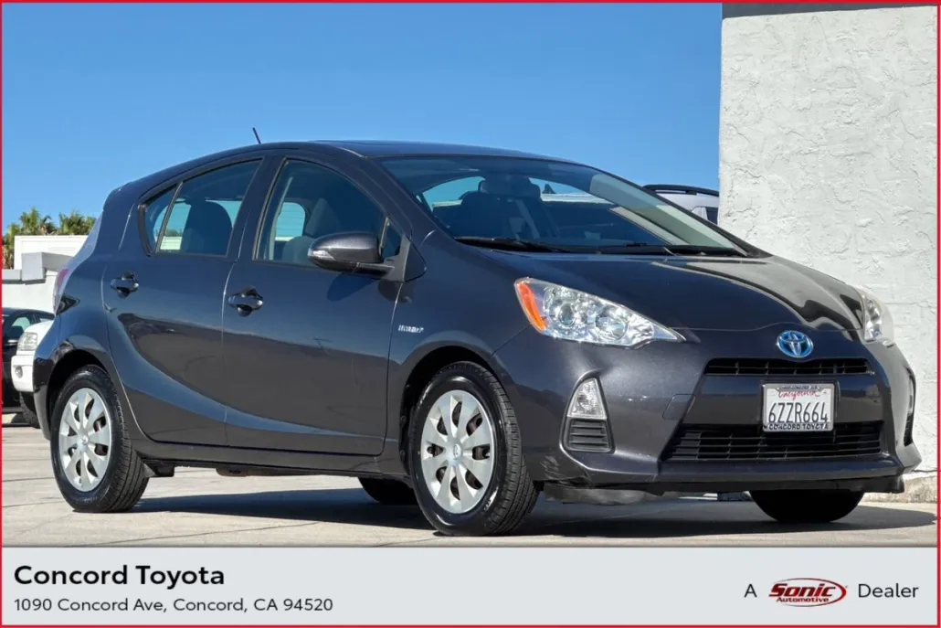 2013 Toyota Prius C Three photo 1