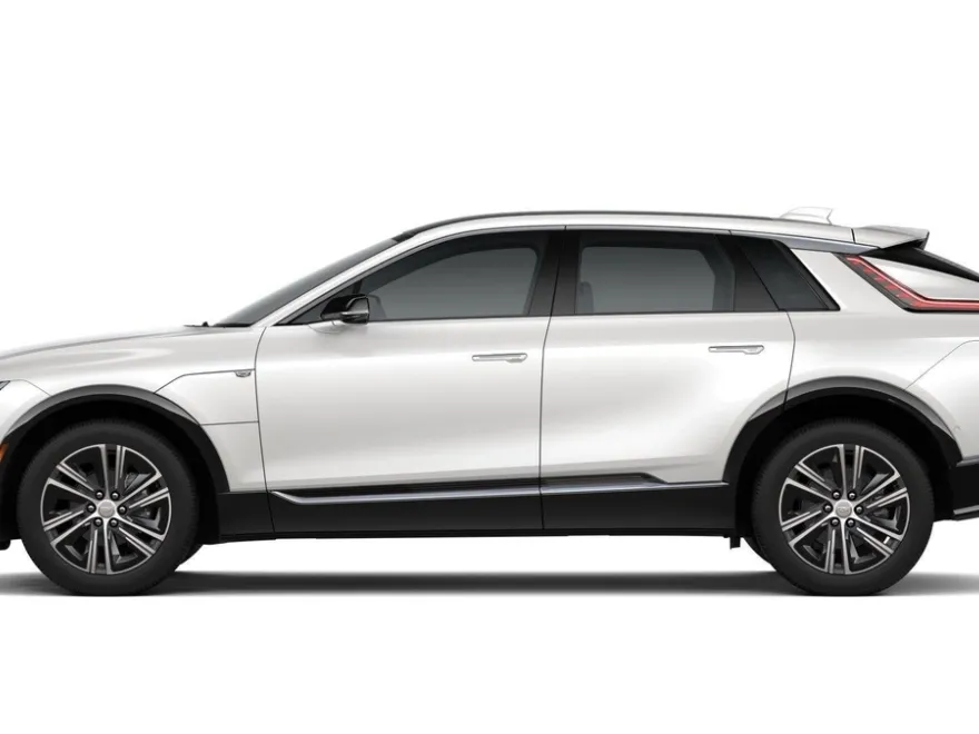 2025 Cadillac Lyriq Luxury photo 3