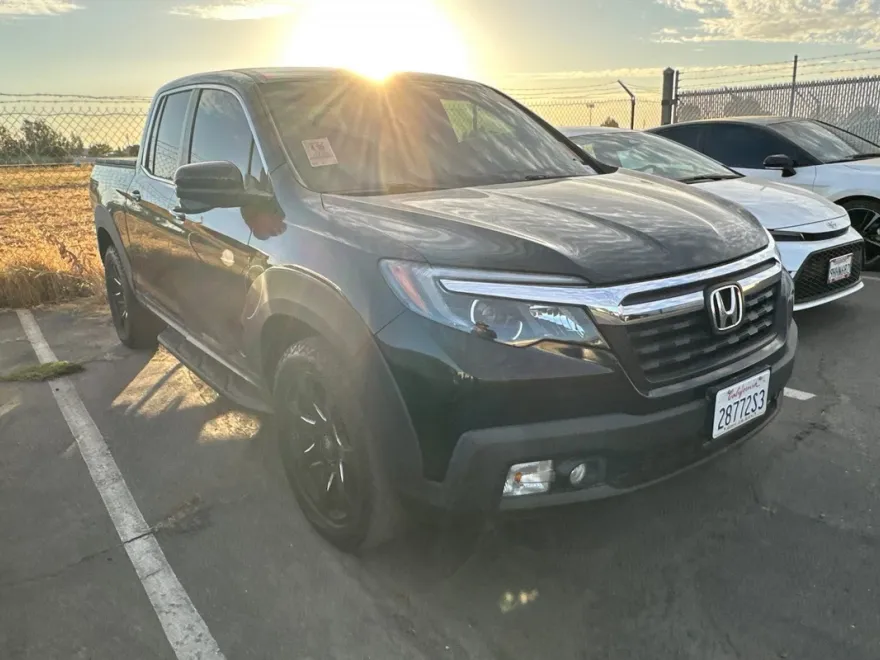 2017 Honda Ridgeline RTL-T photo 1