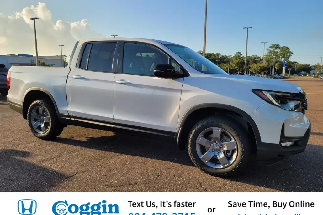 2025 Honda Ridgeline TrailSport photo 1