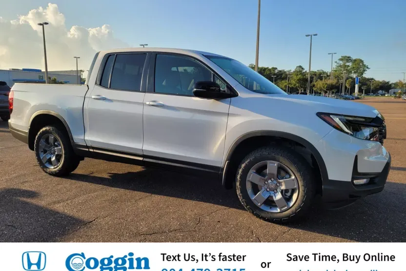 2025 Honda Ridgeline TrailSport photo 1