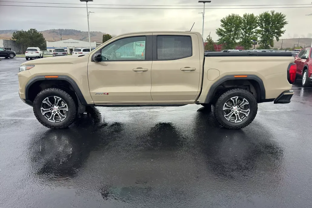 2023 Gmc Canyon AT4 photo 1