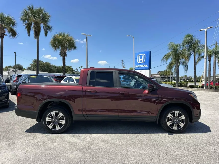 2017 Honda Ridgeline RTL-T photo 1