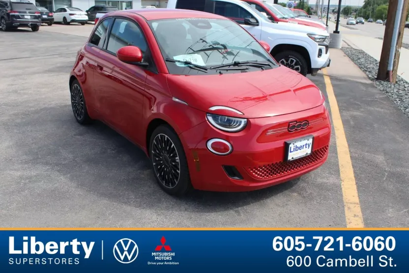 2024 Fiat 500e Red photo 1