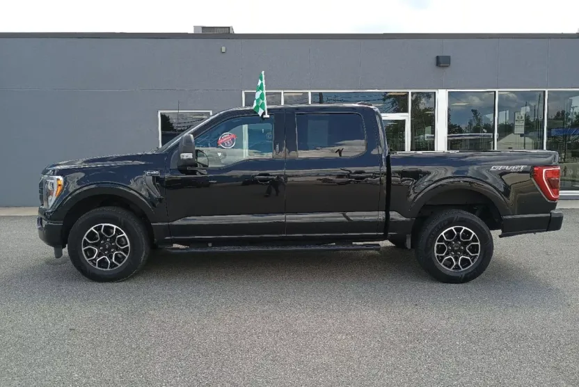 2021 Ford F-150 XLT photo 1