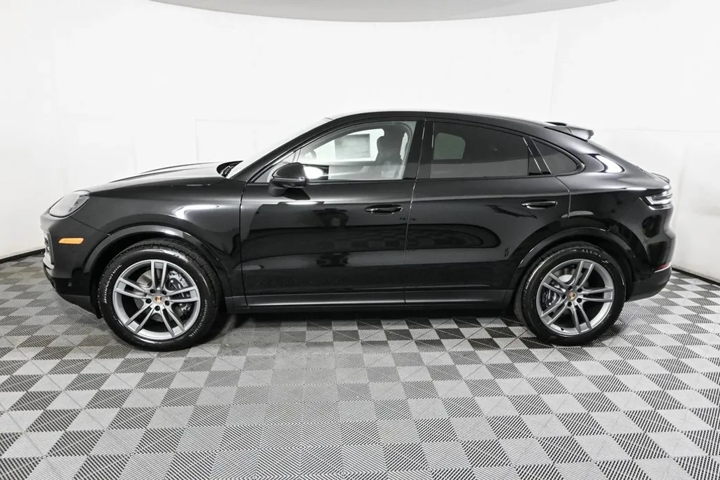 2026 Porsche Cayenne Coupe photo 1