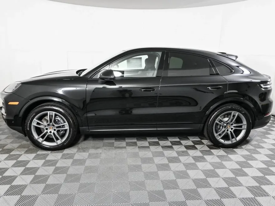 2026 Porsche Cayenne Coupe photo 1