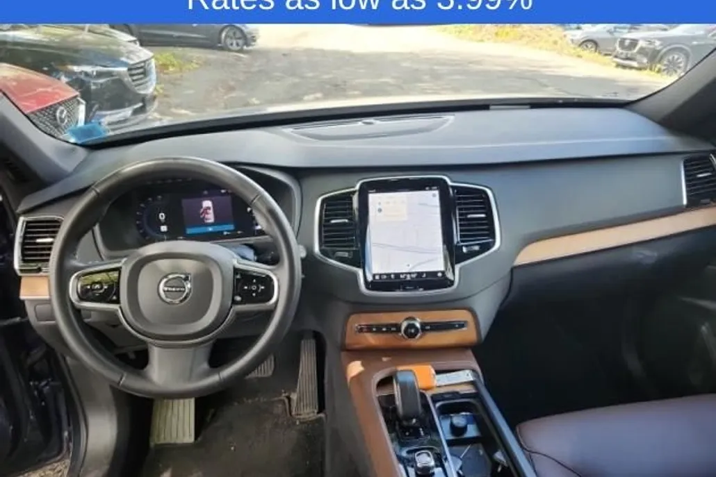 2024 Volvo XC90 AWD Plus photo 1