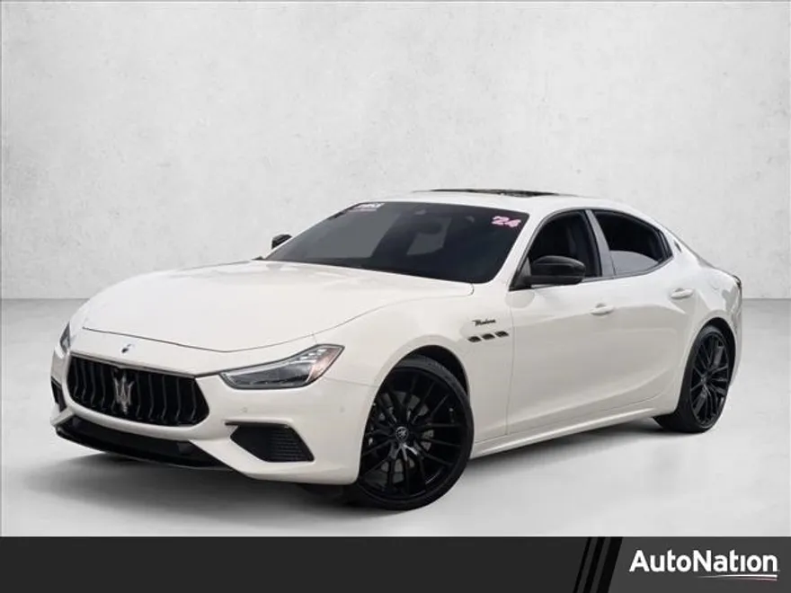 2024 Maserati Ghibli Modena Q4 photo 1