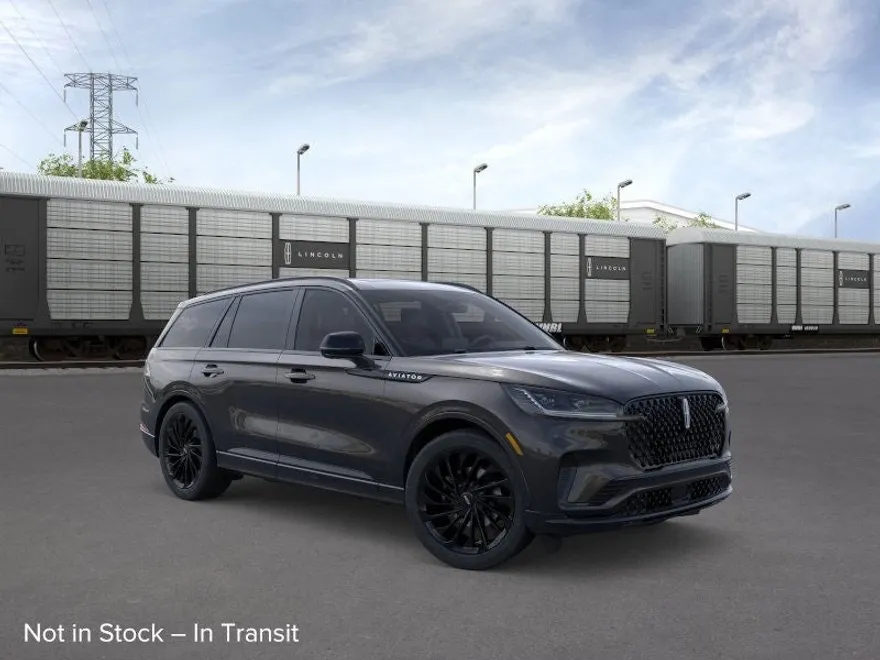 2025 Lincoln Aviator Reserve photo 3