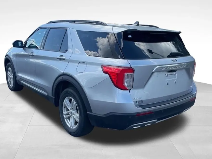 2022 Ford Explorer XLT photo 1