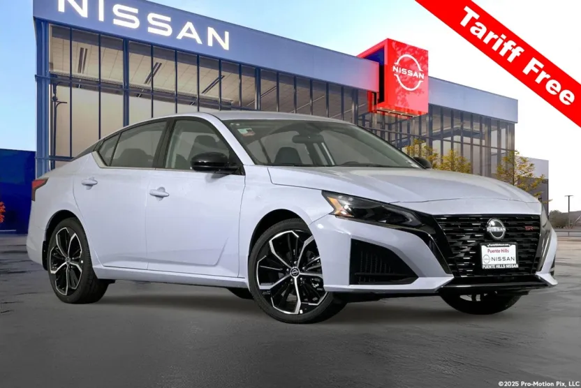2025 Nissan Altima 2.5 SR photo 1