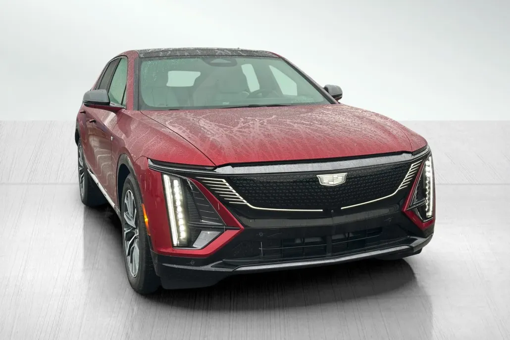 2024 Cadillac Lyriq Sport photo 1