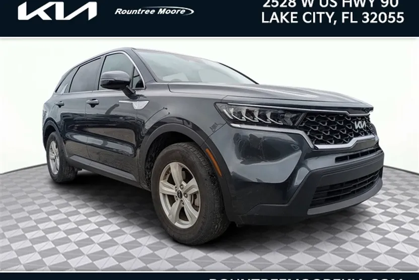 2023 Kia Sorento LX photo 1