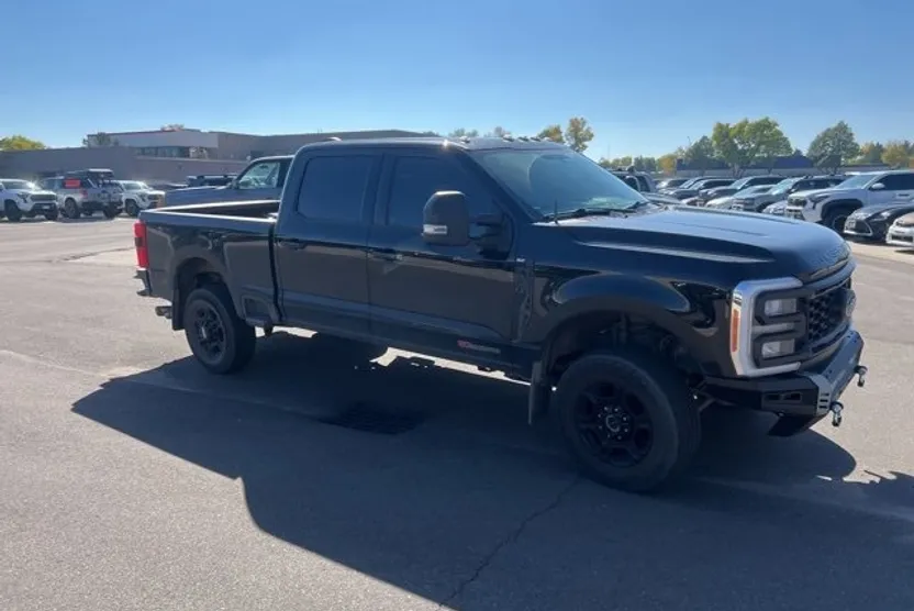 2023 Ford F-350 photo 1