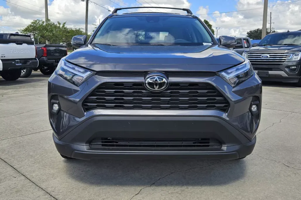 2025 Toyota RAV4 XLE Premium photo 1