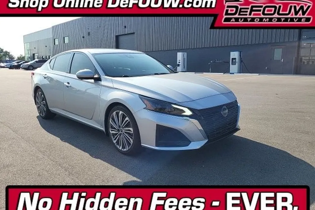 2023 Nissan Altima 2.5 SL photo 1