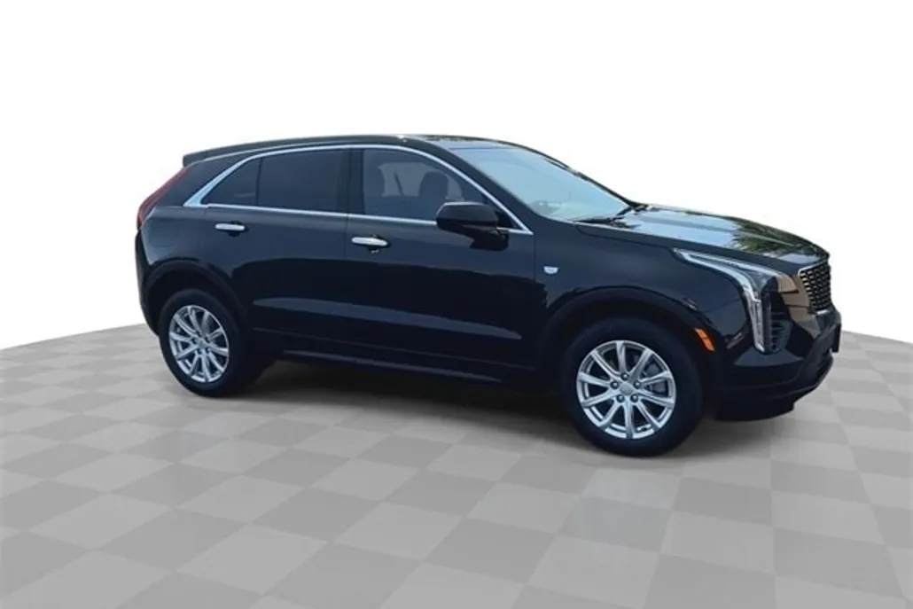 2023 Cadillac XT4 Luxury photo 1