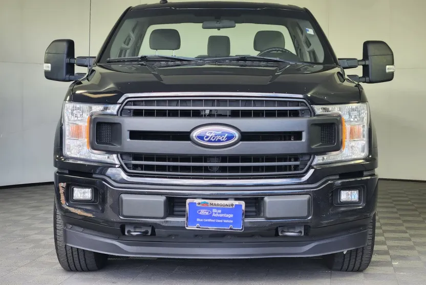 2025 Ford F-150 Lightning photo 1